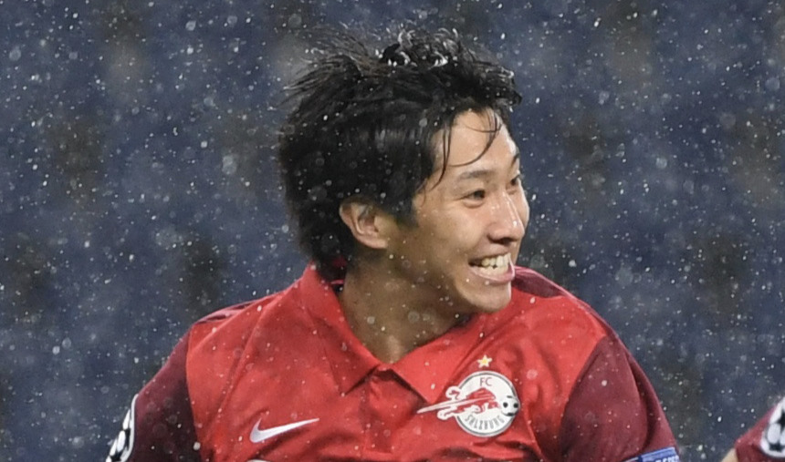 ザルツブルクMF奥川雅也（20年11月撮影＝ロイター）