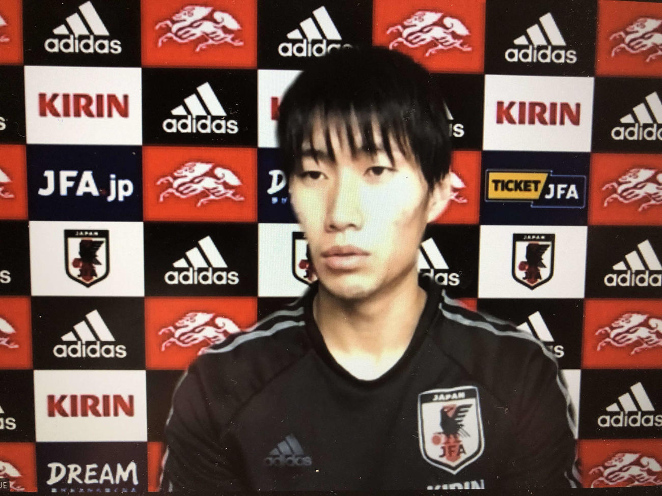 オンラインで取材対応する日本代表MF鎌田