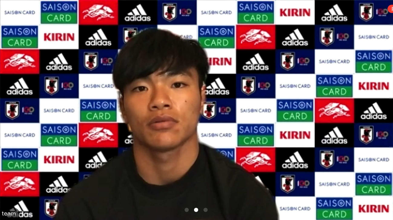 オンライン取材に応じるMF旗手怜央
