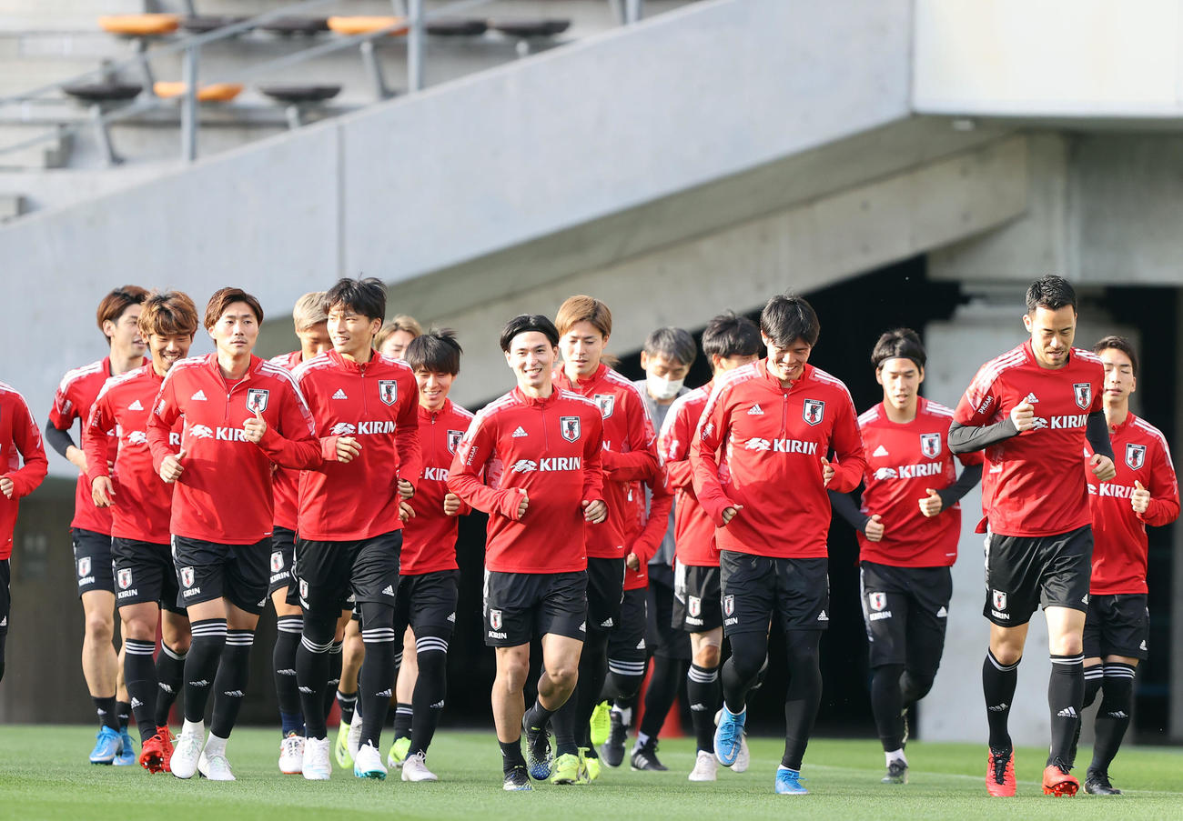 前日練習を行う日本代表の選手たち（21年3月29日）