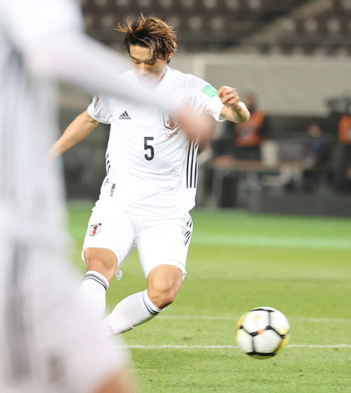 日本対モンゴル　前半、守田はゴールを決める（撮影・垰建太）
