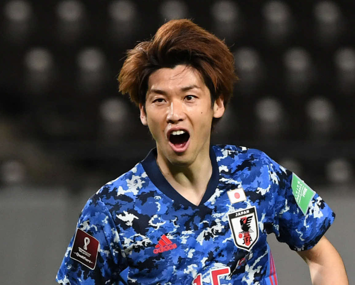 日本対ミャンマー　前半、ヘディングでゴールを決めガッツポーズする大迫（撮影・横山健太）