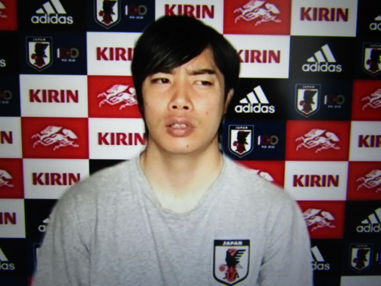 オンライン取材に応じる日本代表MF伊東純也