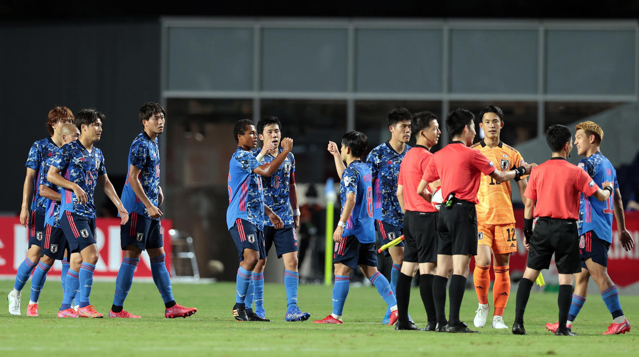 U－24日本対U－24ホンジュラス　U－24ホンジュラスに勝利し、喜び合うU－24日本の選手たち（撮影・前田充）