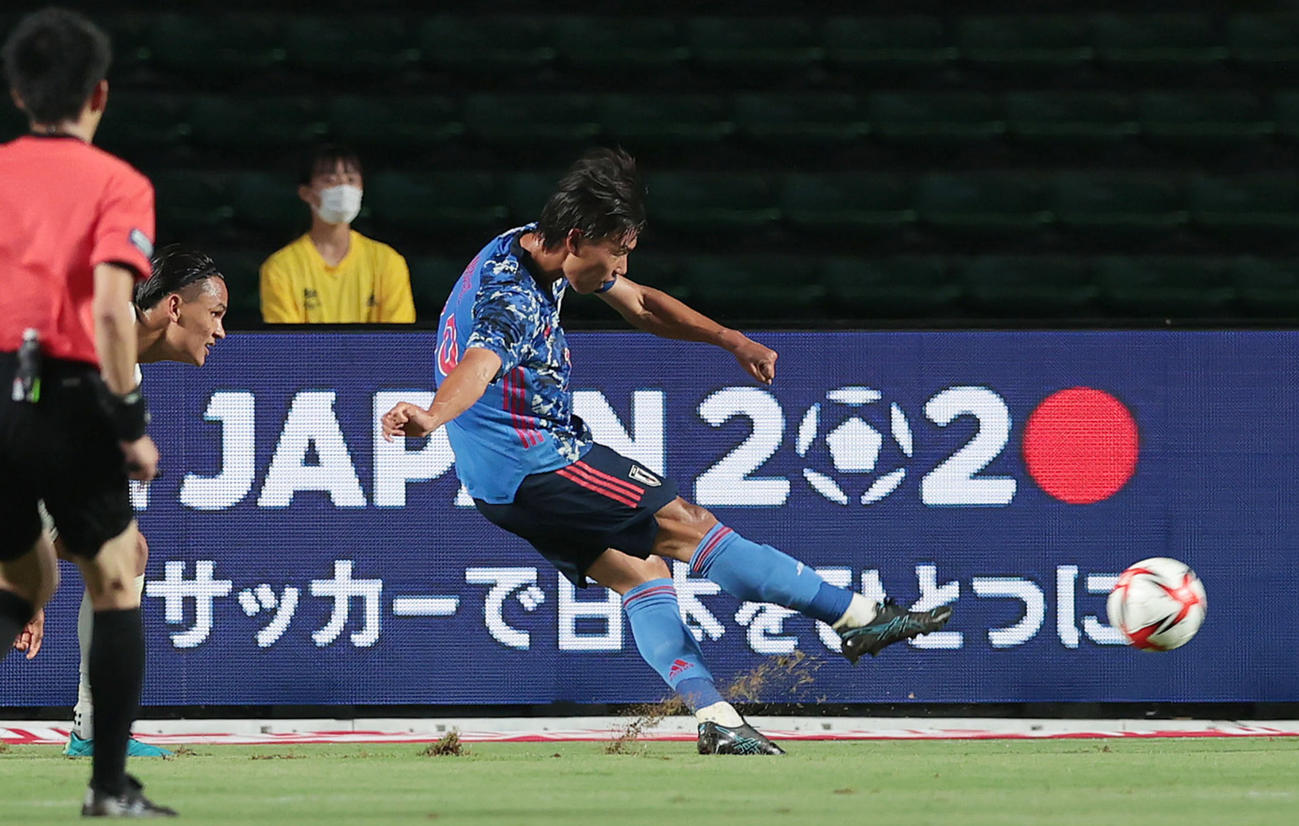 U－24日本対U－24ホンジュラス　前半、シュートを放つ林（撮影・前田充）