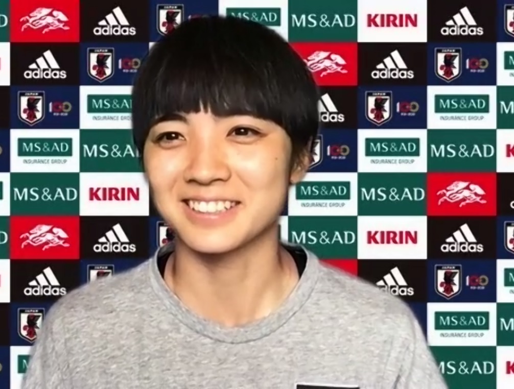 会見に応じたDF北村菜々美
