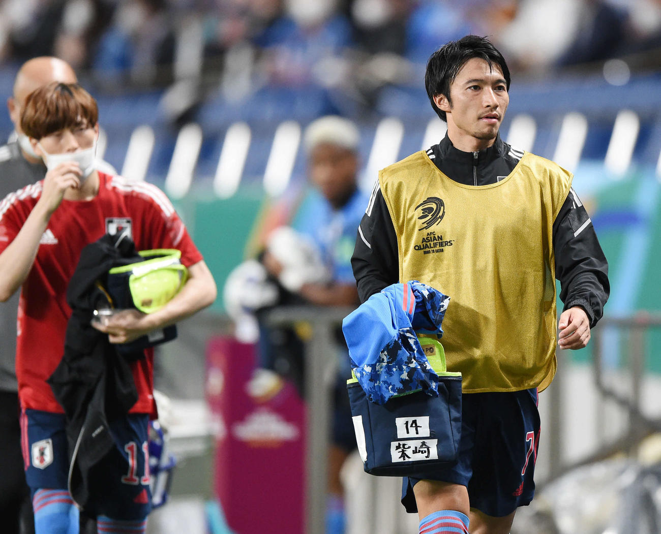 ベンチスタートとなった柴崎（撮影・横山健太）