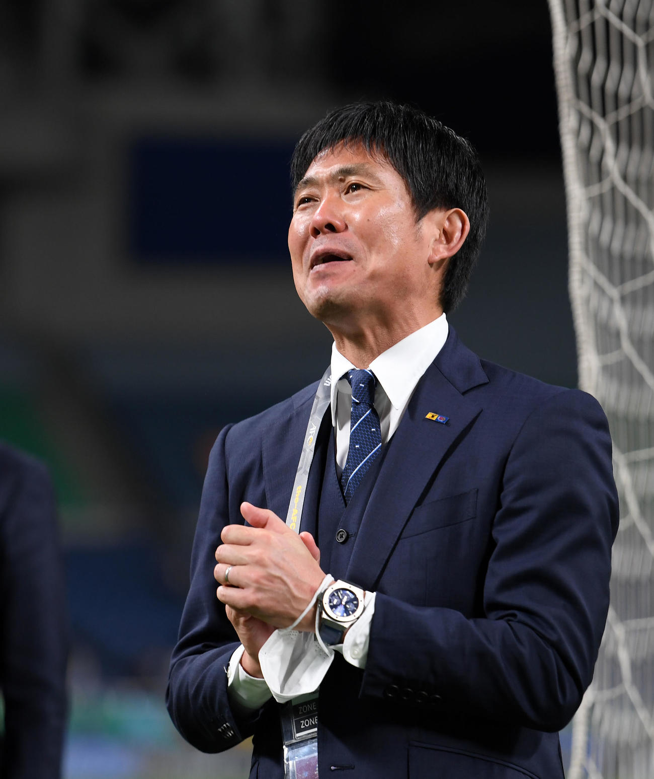 12日のＷ杯アジア最終予選のオーストラリア戦後、サポーターにあいさつする森保監督（撮影・横山健太）