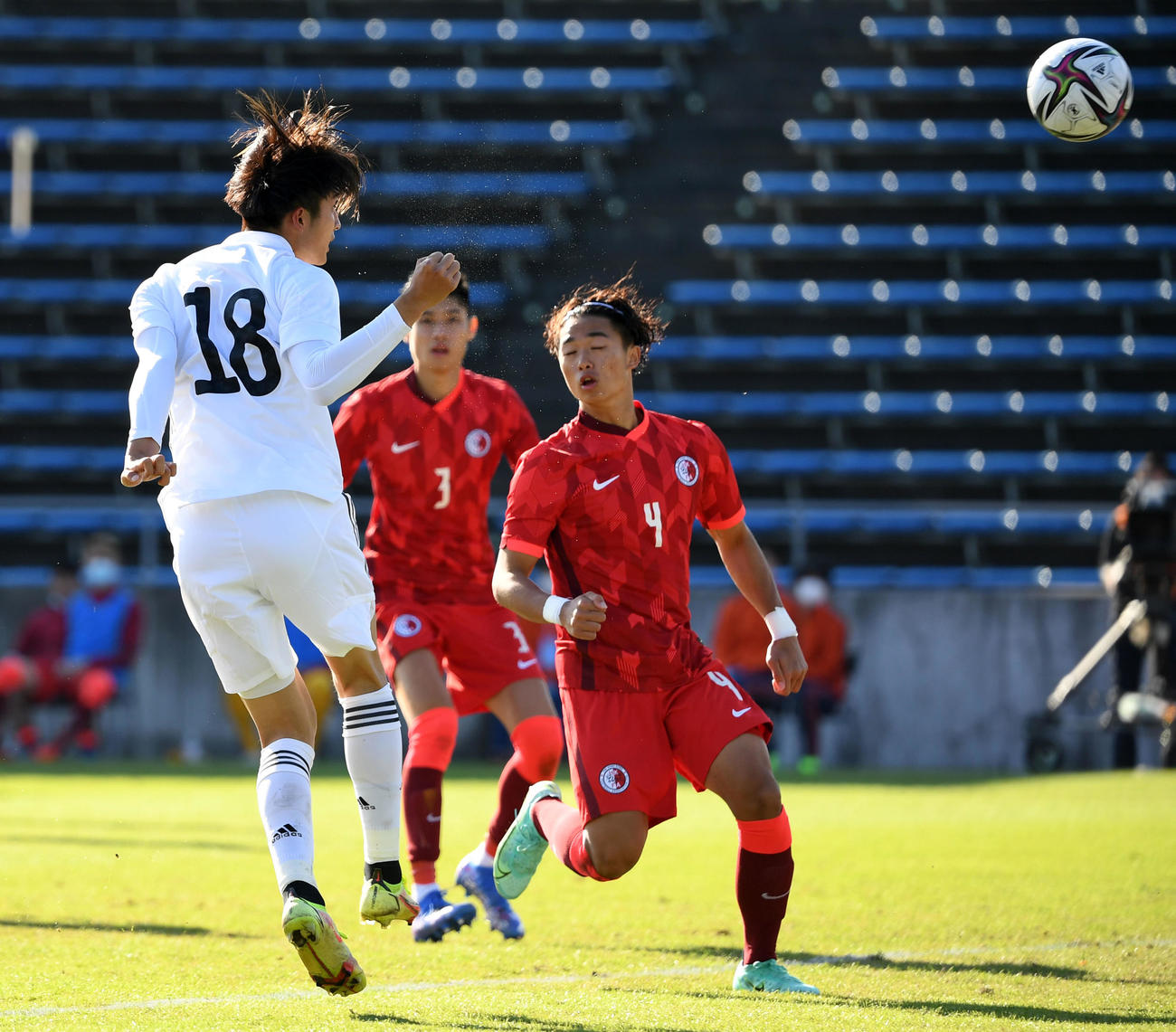 日本対香港　後半、ゴールを決める藤尾（撮影・横山健太）
