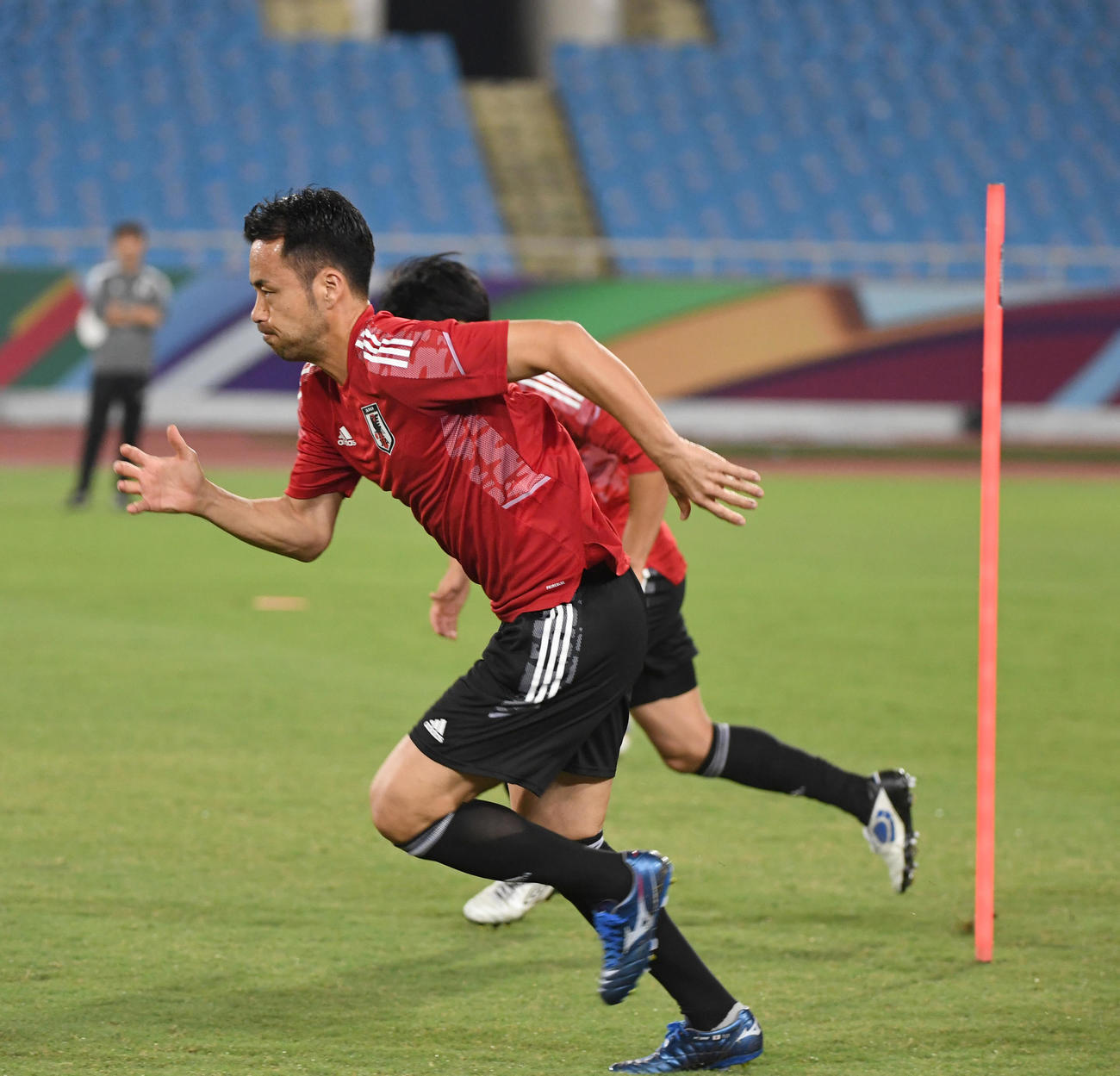 公式練習に臨む吉田麻也（C）JFA