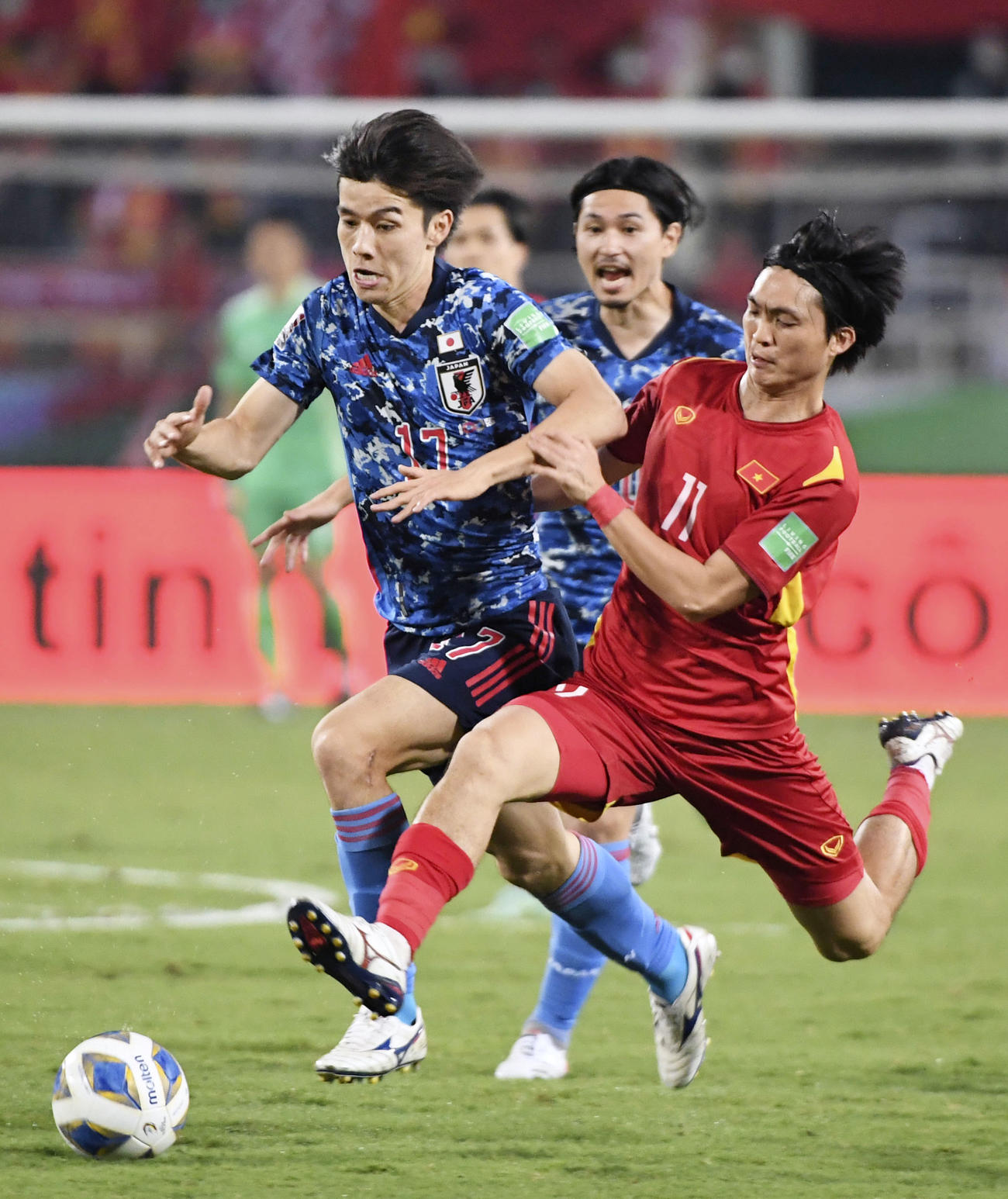 前半、競り合う田中（C）JFA