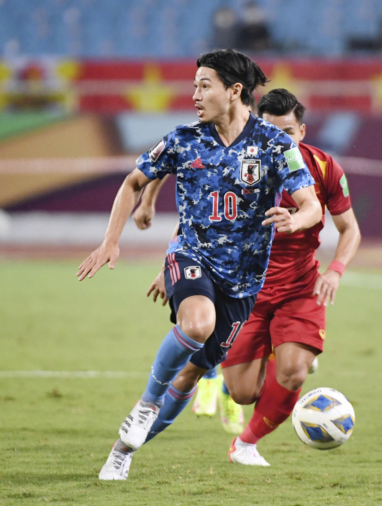 日本対ベトナム　前半、攻め込む南野（C）JFA