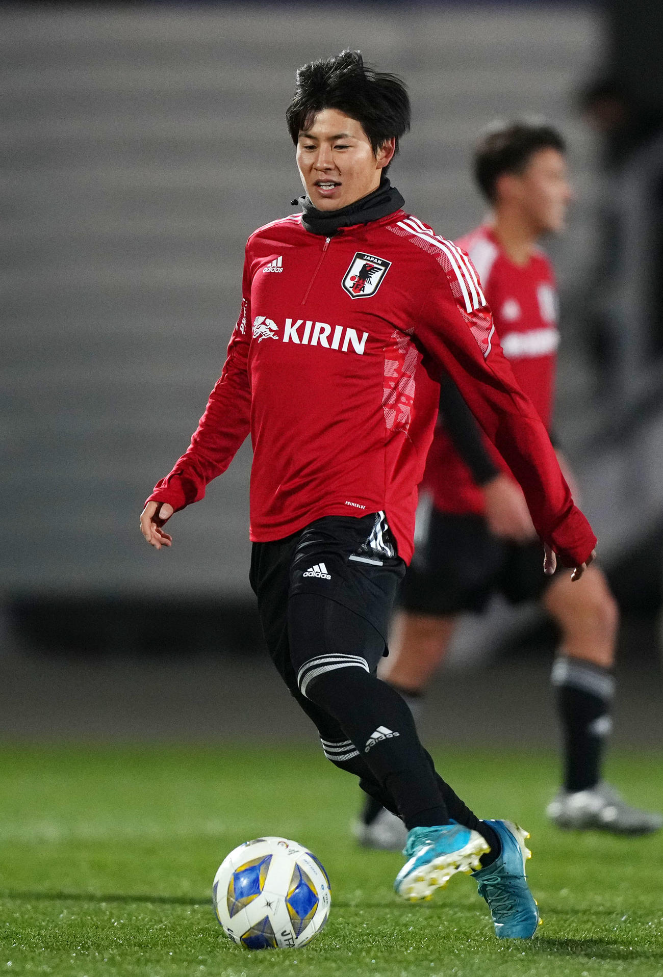 ミニゲームでドリブルをする脇坂（撮影・横山健太）