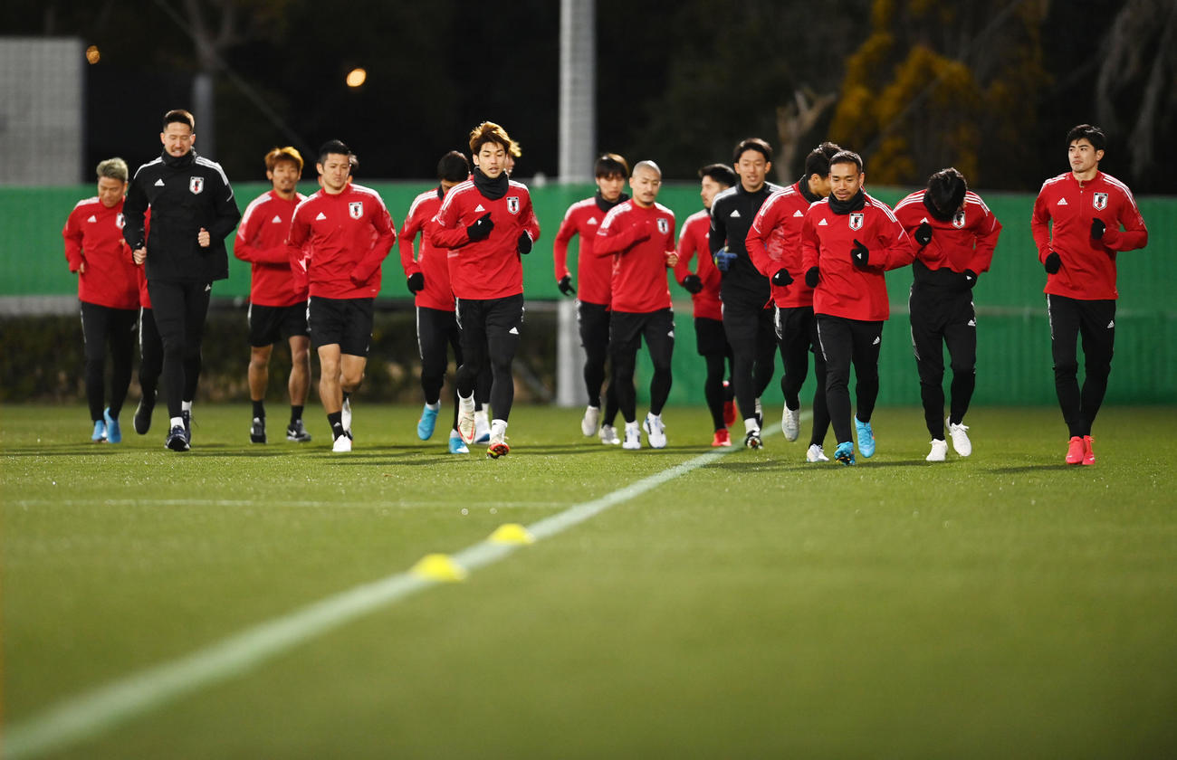 ランニングをする日本代表イレブン（2022年1月24日撮影）