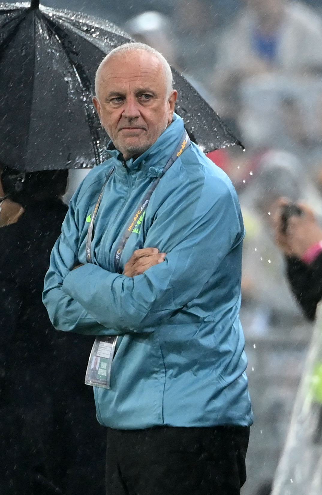日本対オーストラリア　試合を見つめるオーストラリア代表のグラハム・アーノルド監督（撮影・横山健太）