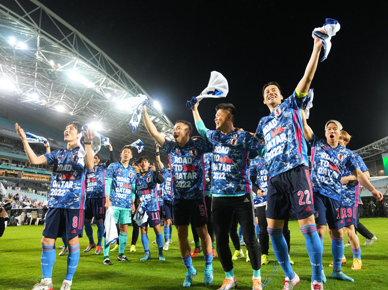 日本対オーストラリア　W杯出場を決め歓喜する日本代表イレブン（撮影・横山健太）