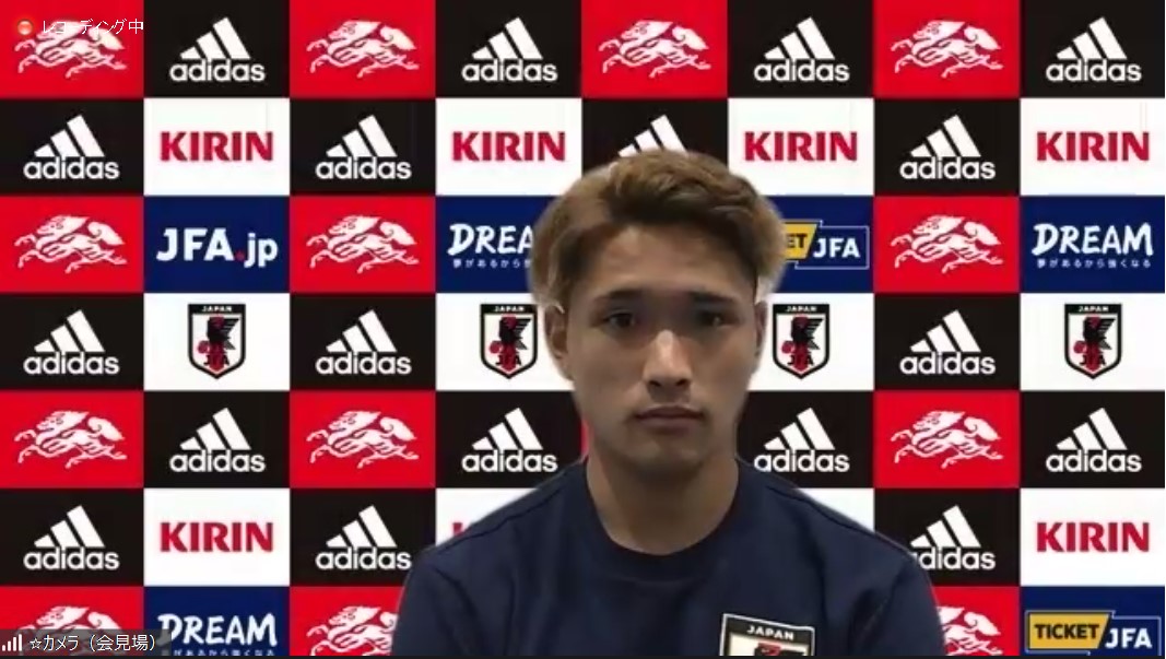 U－21日本代表候補合宿の練習後にオンライン取材に応じる松木