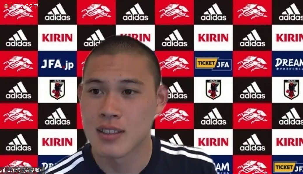 U－21日本代表候補合宿の練習後にオンライン取材に応じるコンサドーレ札幌FW中島大嘉