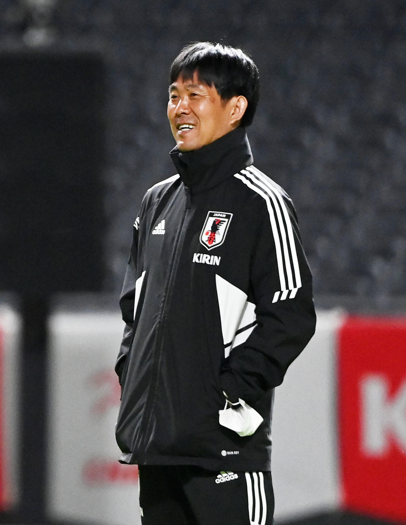 笑顔を見せる森保監督（撮影・横山健太）