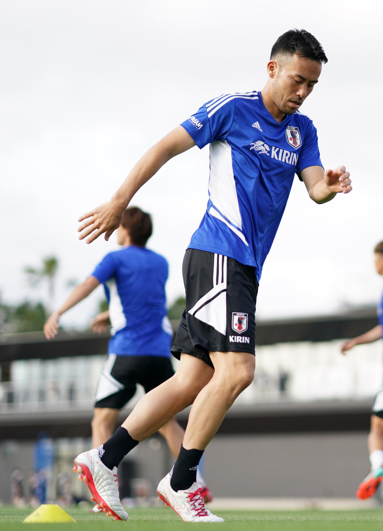 30日、トレーニングをする吉田