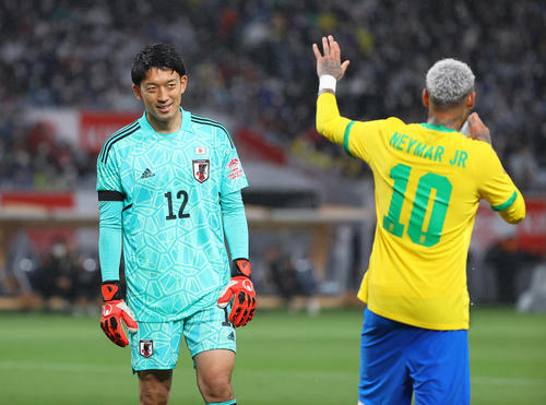 日本代表 権田修一好セーブ連発 ブラジルサッカー連盟公式ツイッターも 素晴らしいセーブ 日本代表写真ニュース 日刊スポーツ