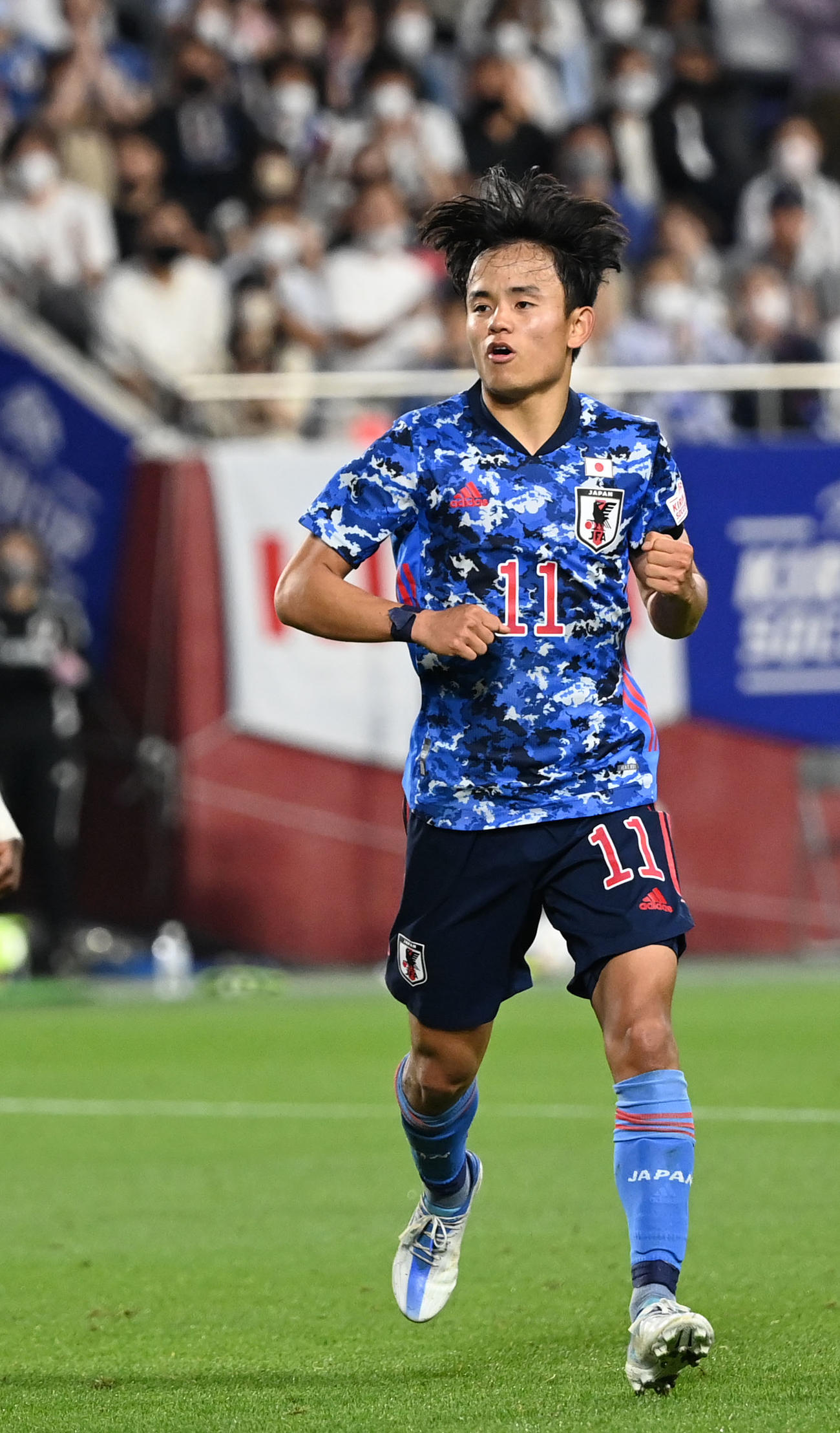 日本対ガーナ　後半、ゴールを決めガッツポーズする久保（撮影・横山健太）