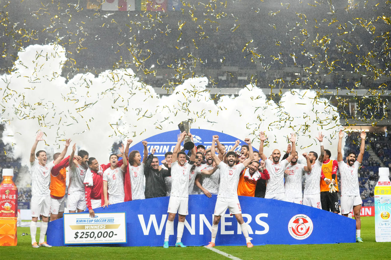 日本対チュニジア　優勝を果たし歓喜するチュニジアイレブン（撮影・横山健太）