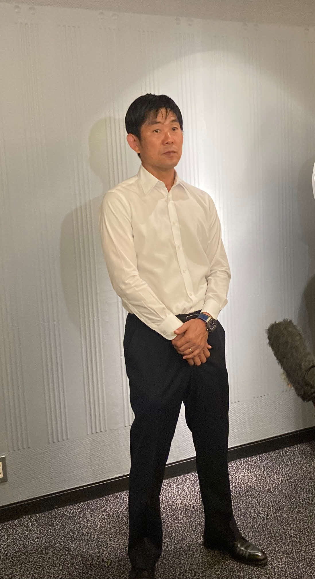 チュニジア戦から一夜明けて取材対応する日本代表の森保監督