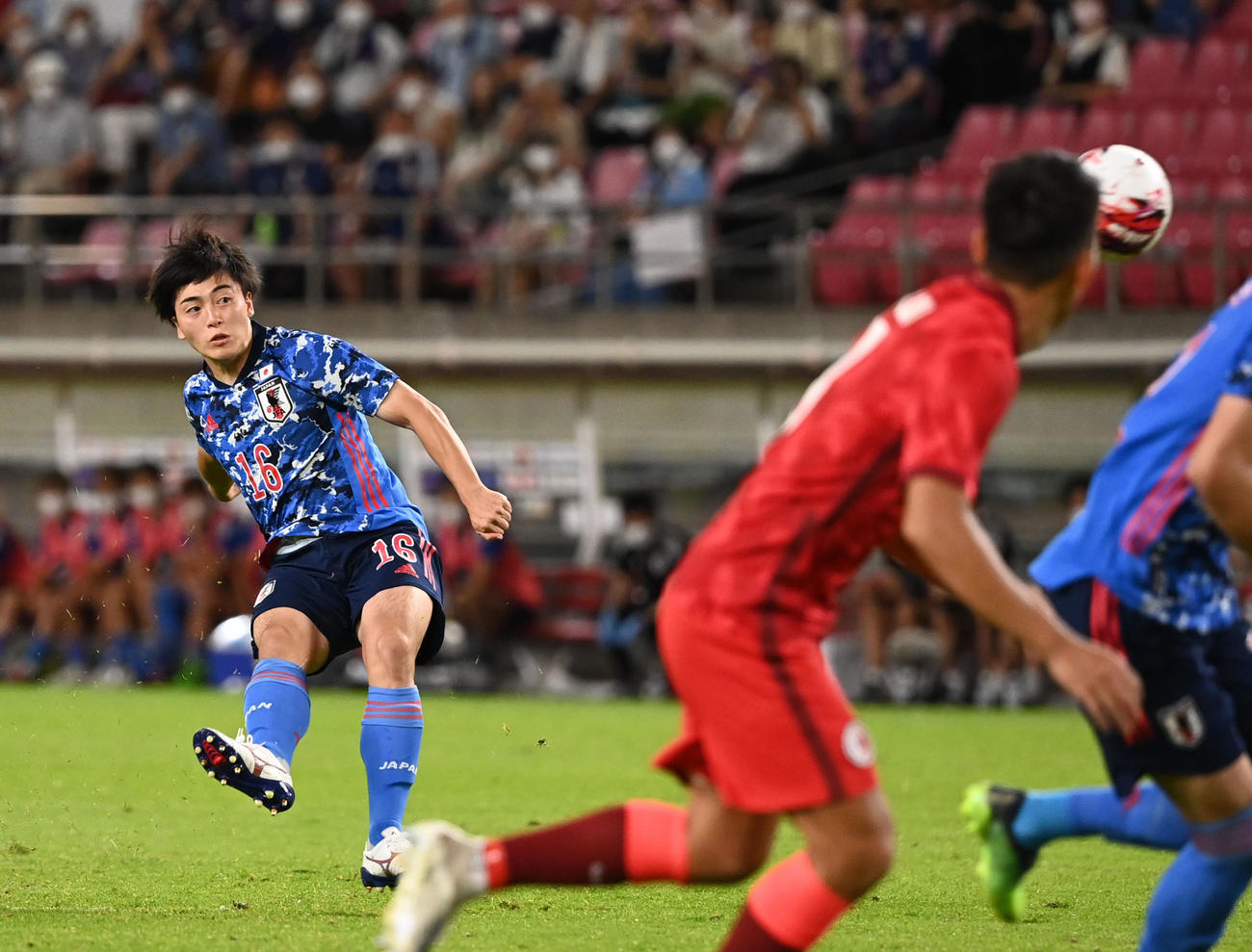 日本対香港　前半、FKからゴールを決める相馬（撮影・横山健太）