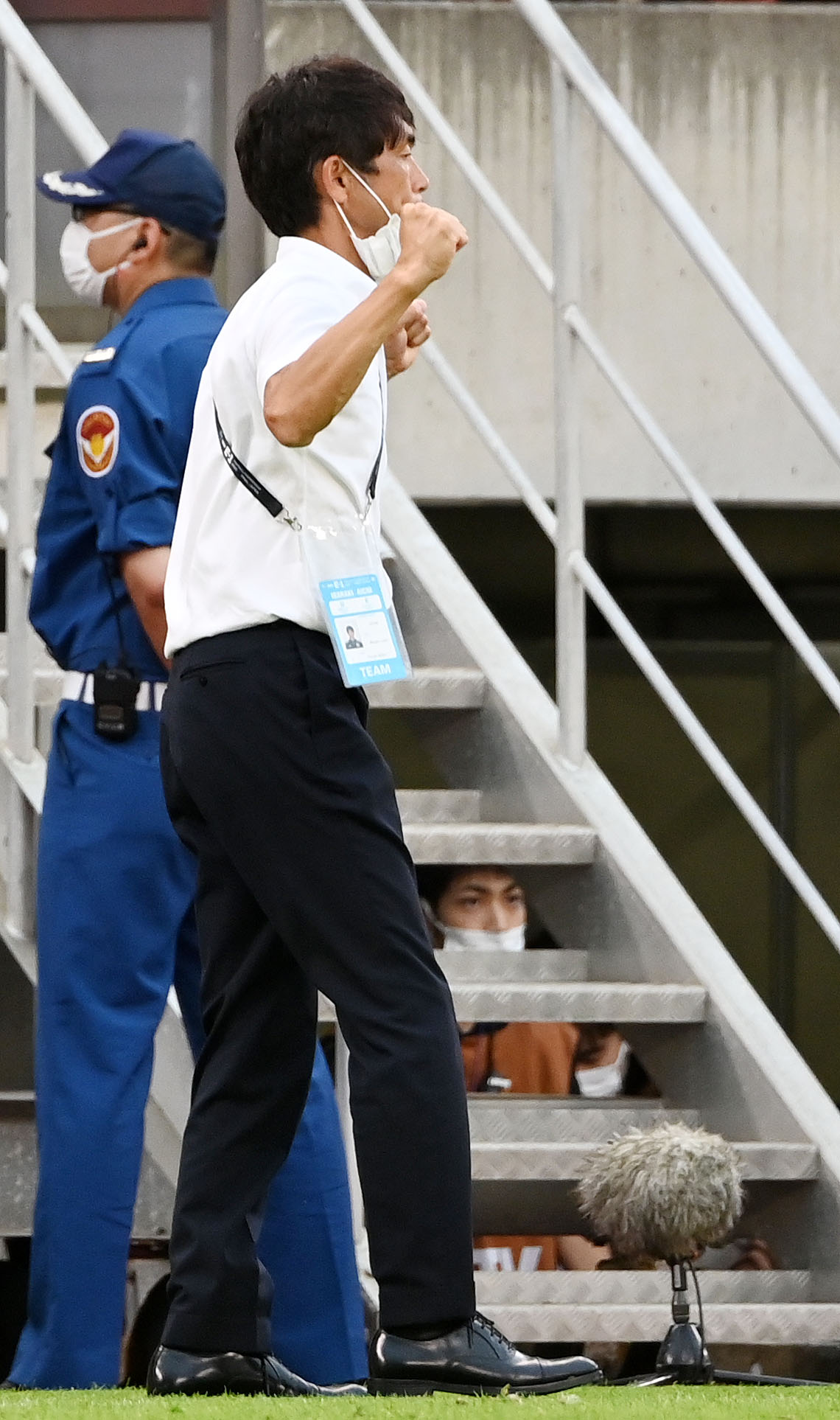 日本対韓国　韓国に勝利しガッツポーズする池田監督（撮影・横山健太）