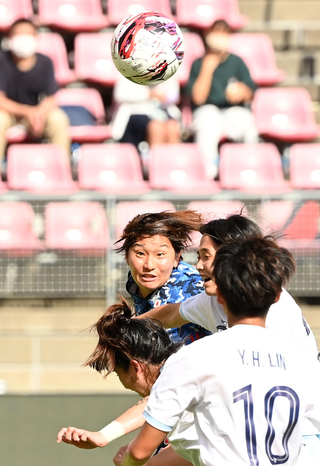 日本対台湾　前半、ゴールを決める千葉（撮影・横山健太）