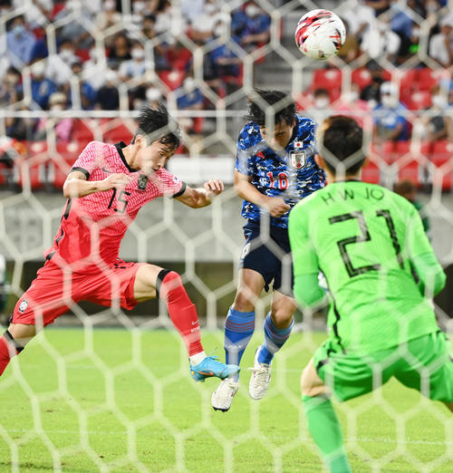 日本対韓国　後半、ゴールを決める相馬（撮影・横山健太）