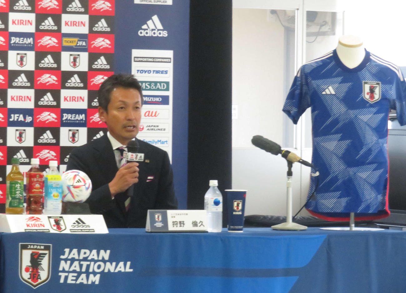 U－17女子W杯に臨むメンバー発表会見に出席した狩野監督（撮影・磯綾乃）