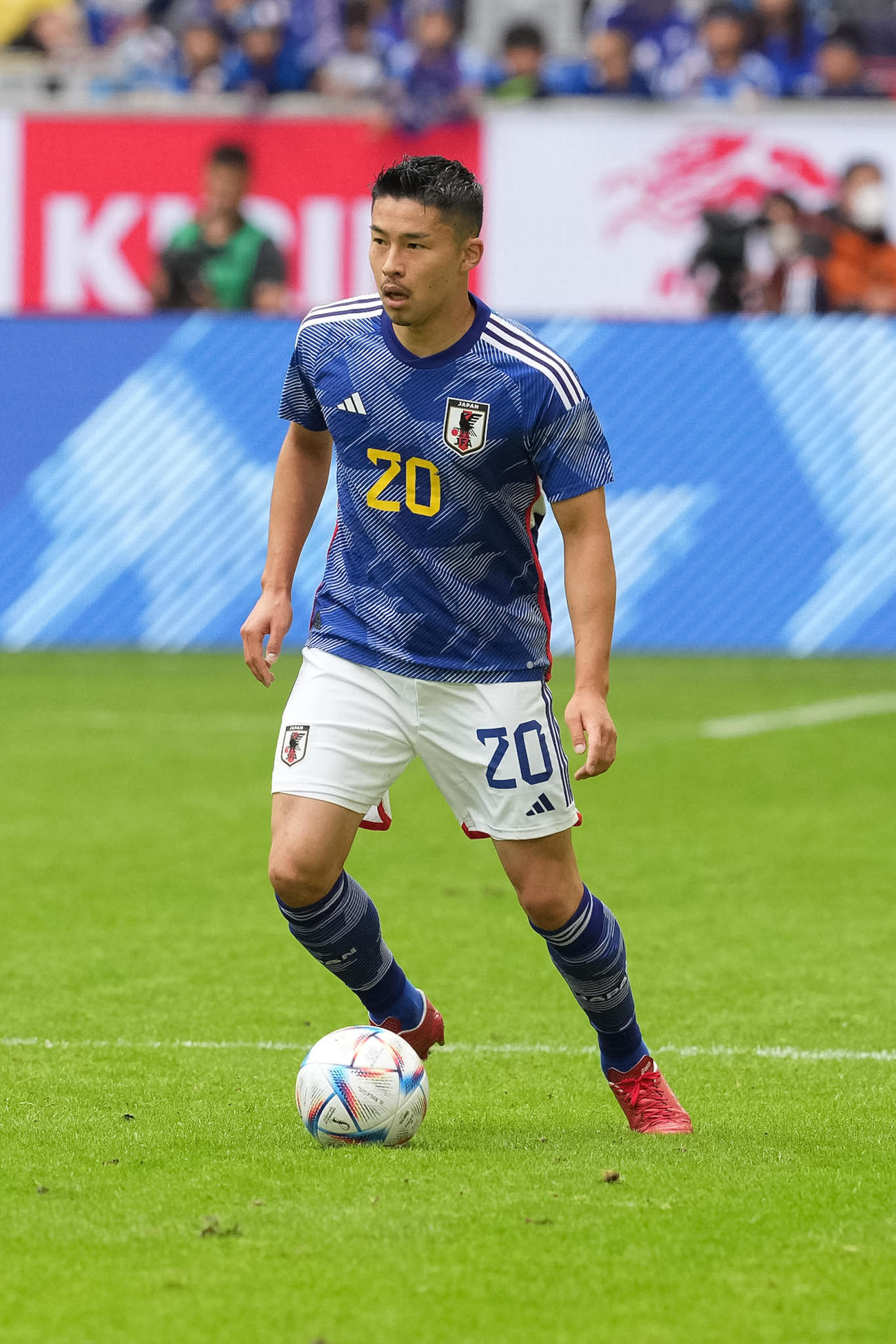 日本対米国　ボールをキープする中山雄太（撮影・パオロ　ヌッチ）