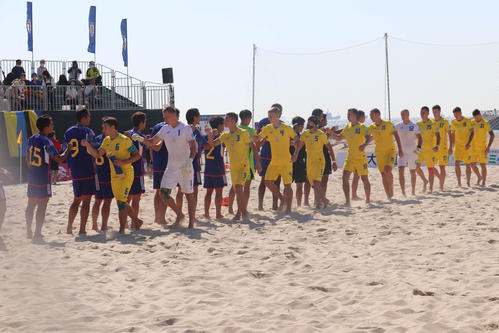 ビーチサッカー日本代表 ウクライナとの親善試合４ ２で勝利 会場にウクライナのサポーターも 日本代表写真ニュース 日刊スポーツ