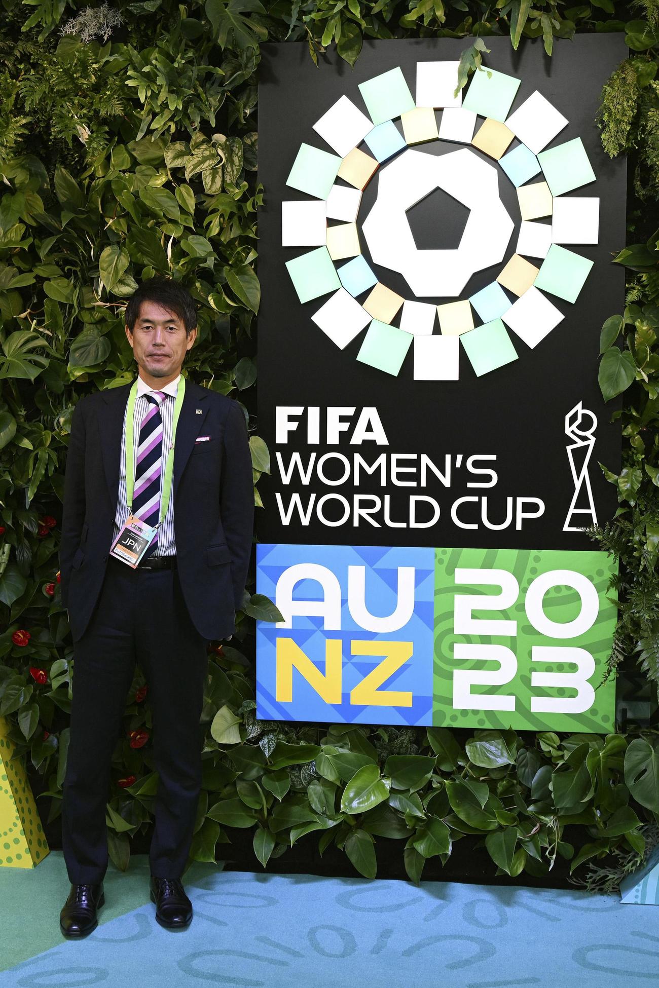サッカー女子W杯組み合わせ抽選会場での日本の池田監督＝22日、オークランド（FIFA提供・ゲッティ＝共同）
