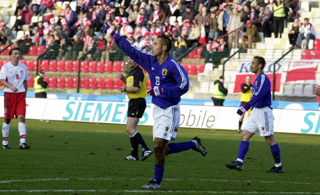 2002年3月27日、国際親善試合　ポーランド対日本　前半42分、得点を決めて喜ぶ高原直泰