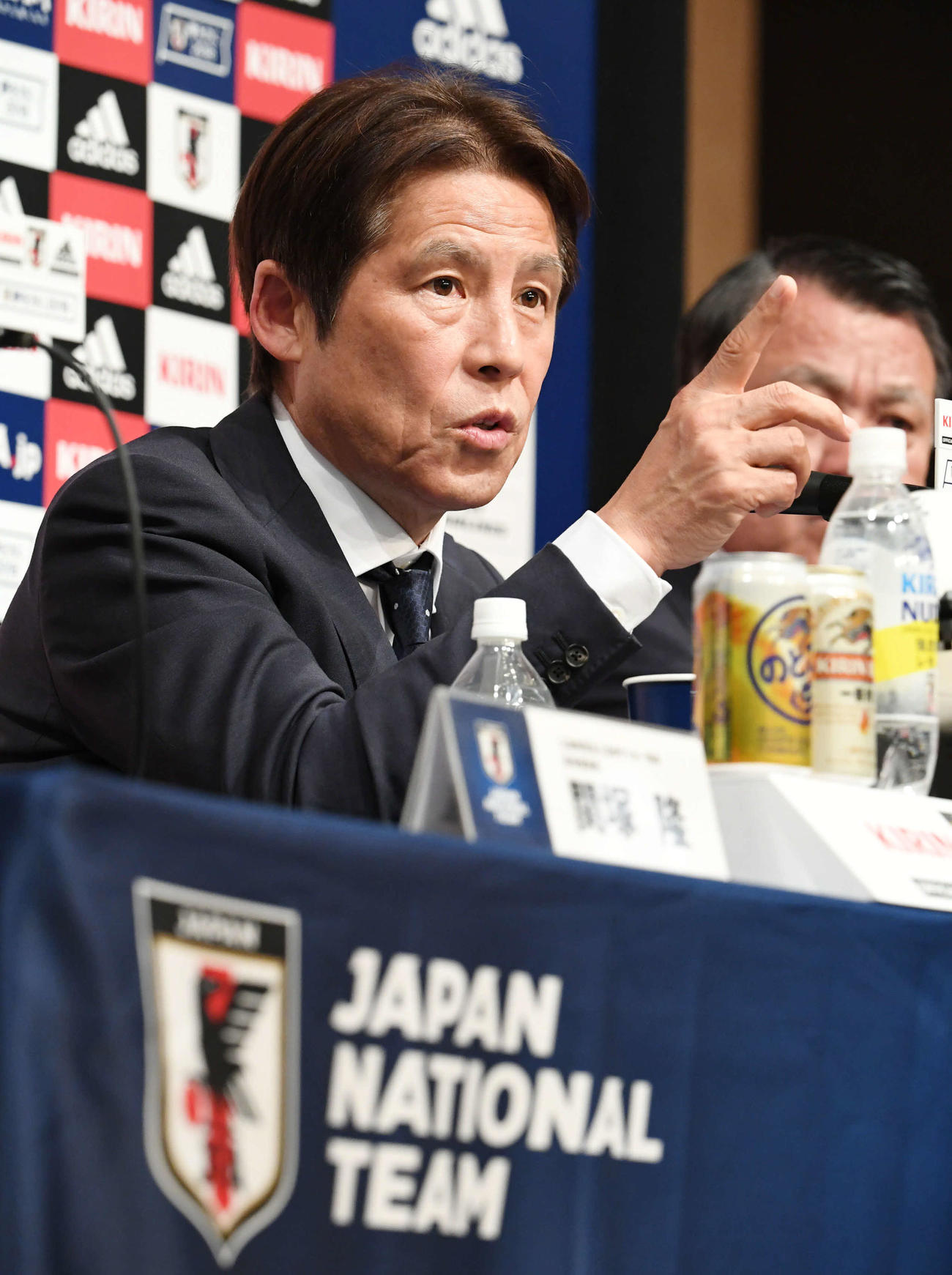 18年5月31日、W杯ロシア大会の日本代表発表会見で西野監督は報道陣の質問に答える