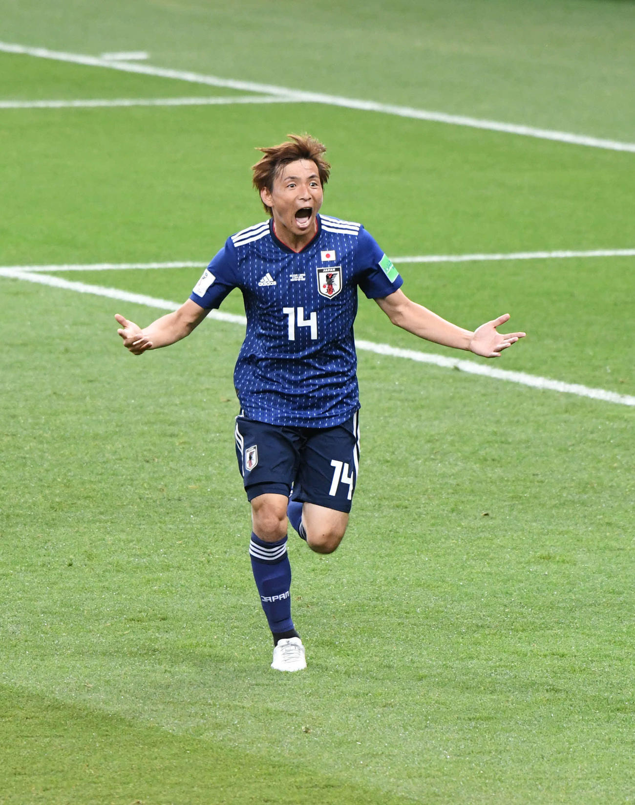 18年7月2日、日本対ベルギー　後半、チーム2点目のゴールを決め雄たけびを上げる乾貴士