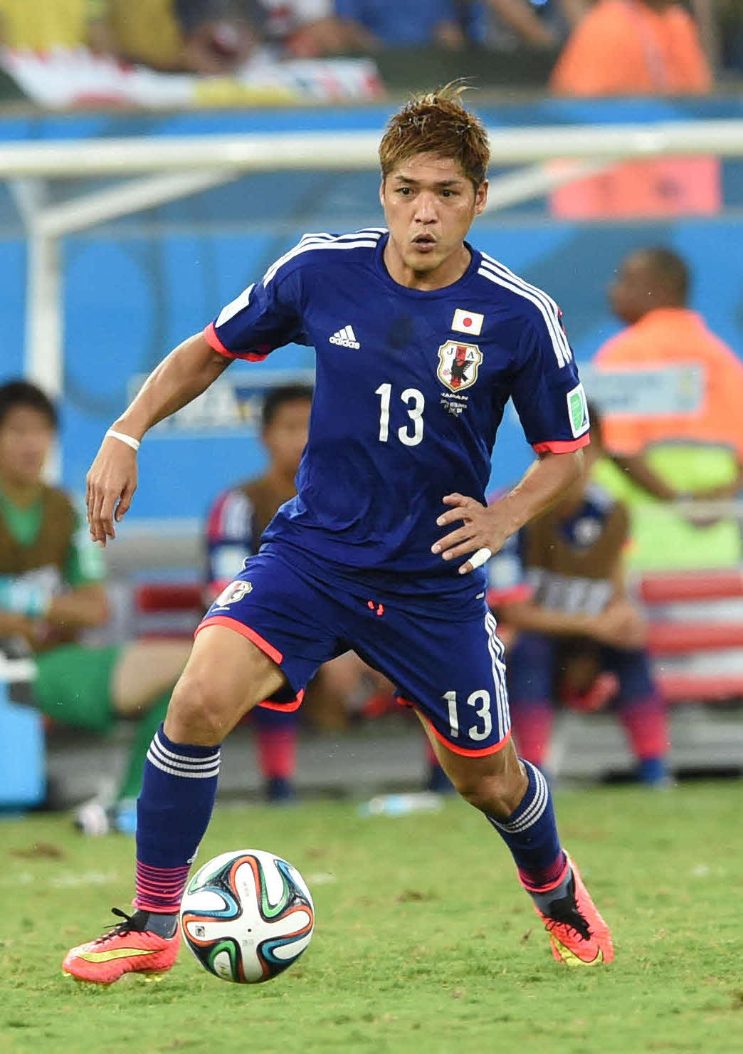 14年6月、コロンビア戦でドリブルするFW大久保