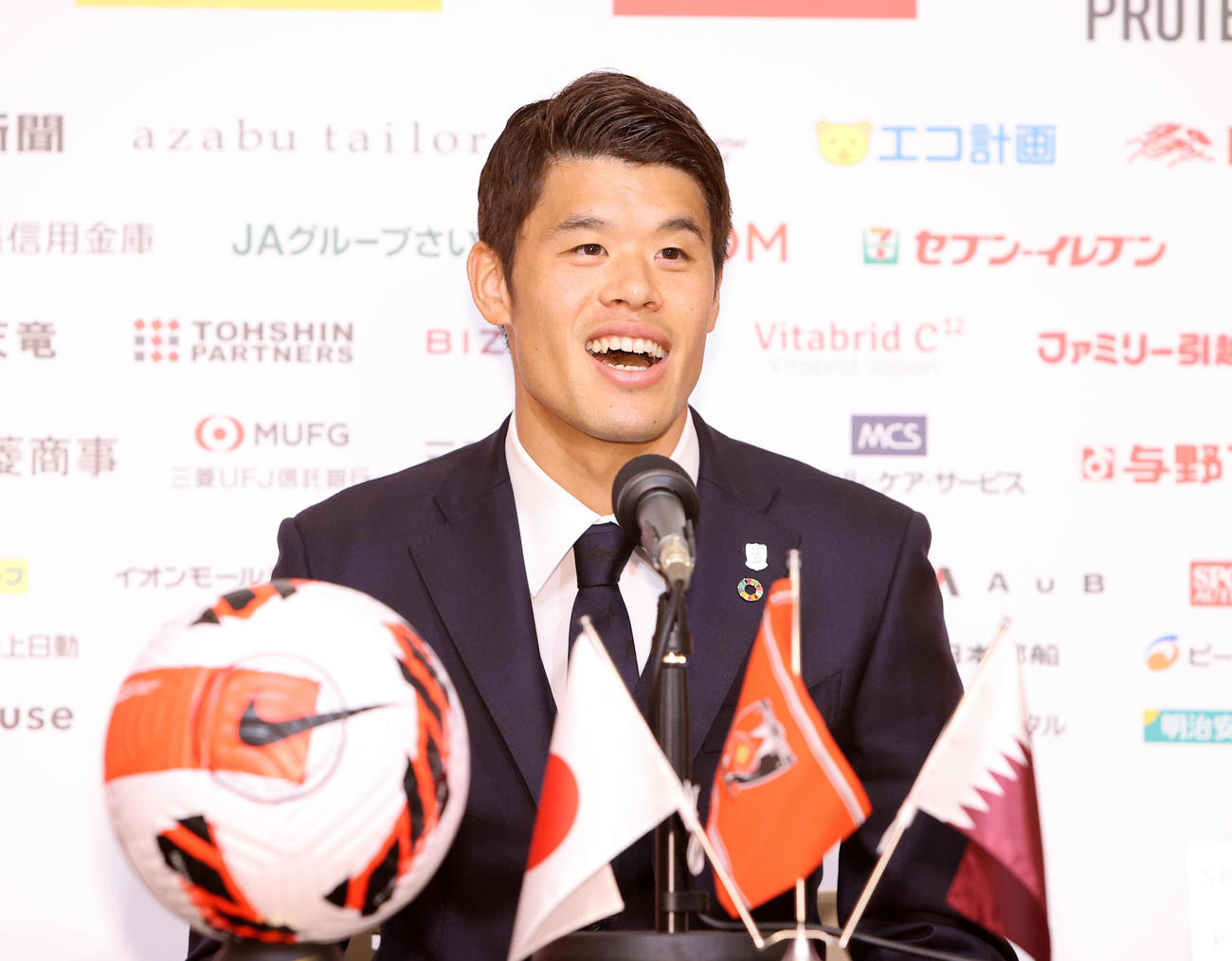 W杯カタール大会日本代表に選出され会見に臨む浦和酒井（撮影・鈴木正人）
