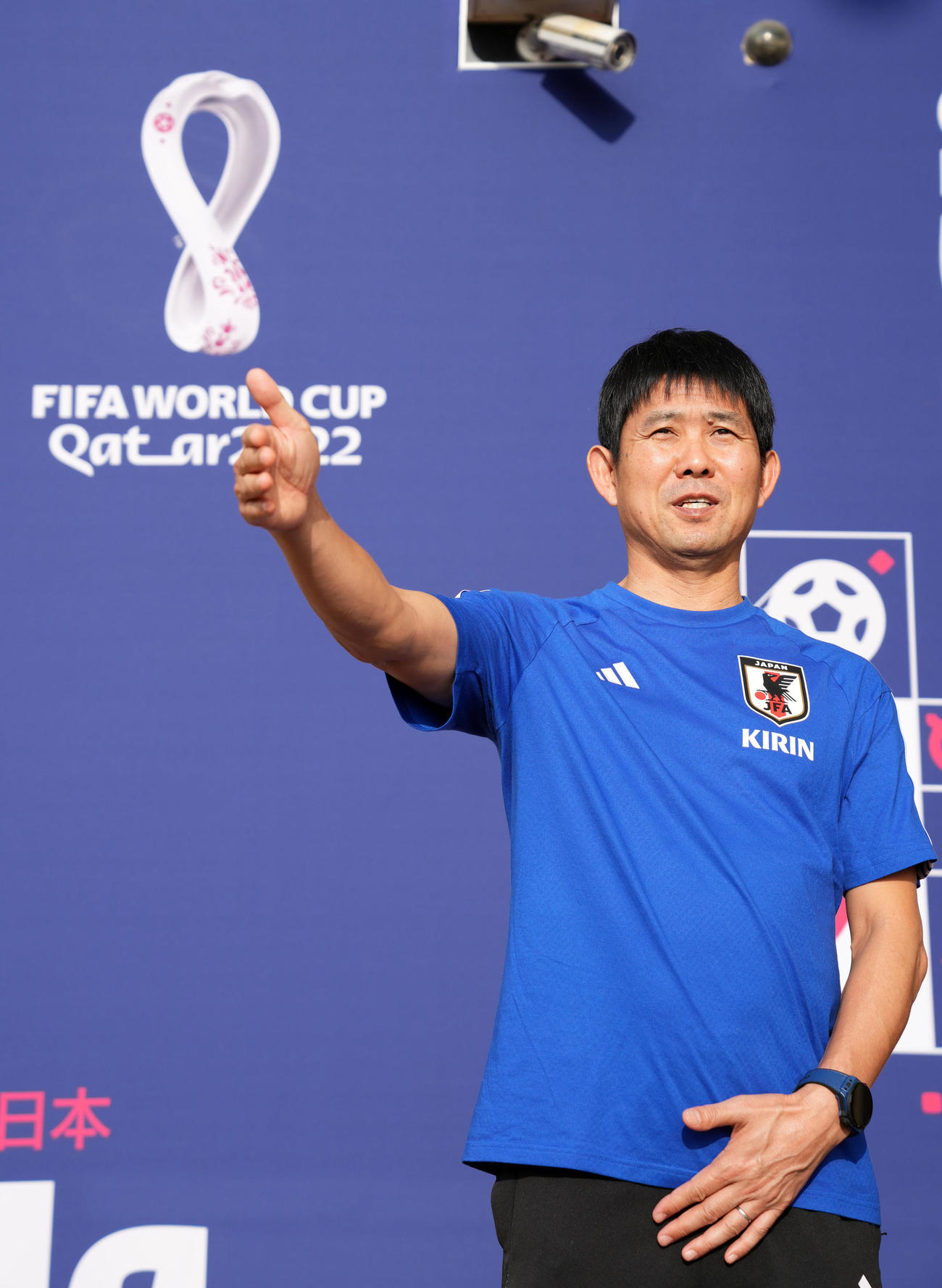 取材に応じる森保監督（撮影・横山健太）
