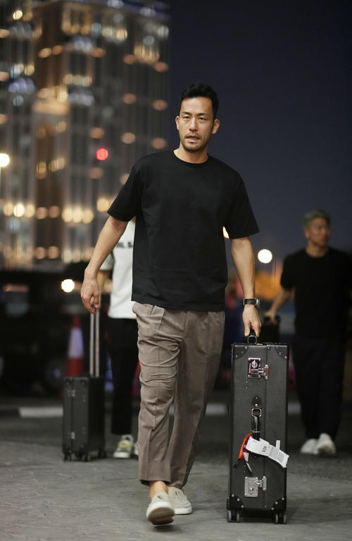 宿舎に到着した吉田（撮影・横山健太）