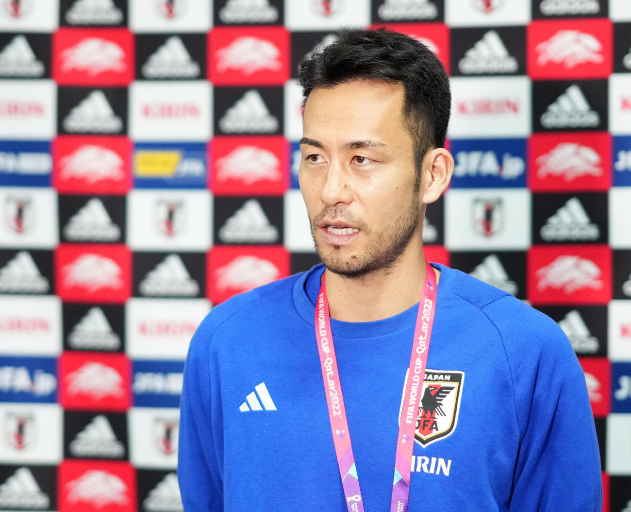 練習を終え取材に応じる吉田（撮影・横山健太）