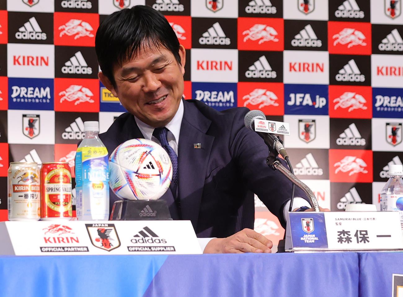 就任記者会見を行う日本代表森保監督（撮影・野上伸悟）