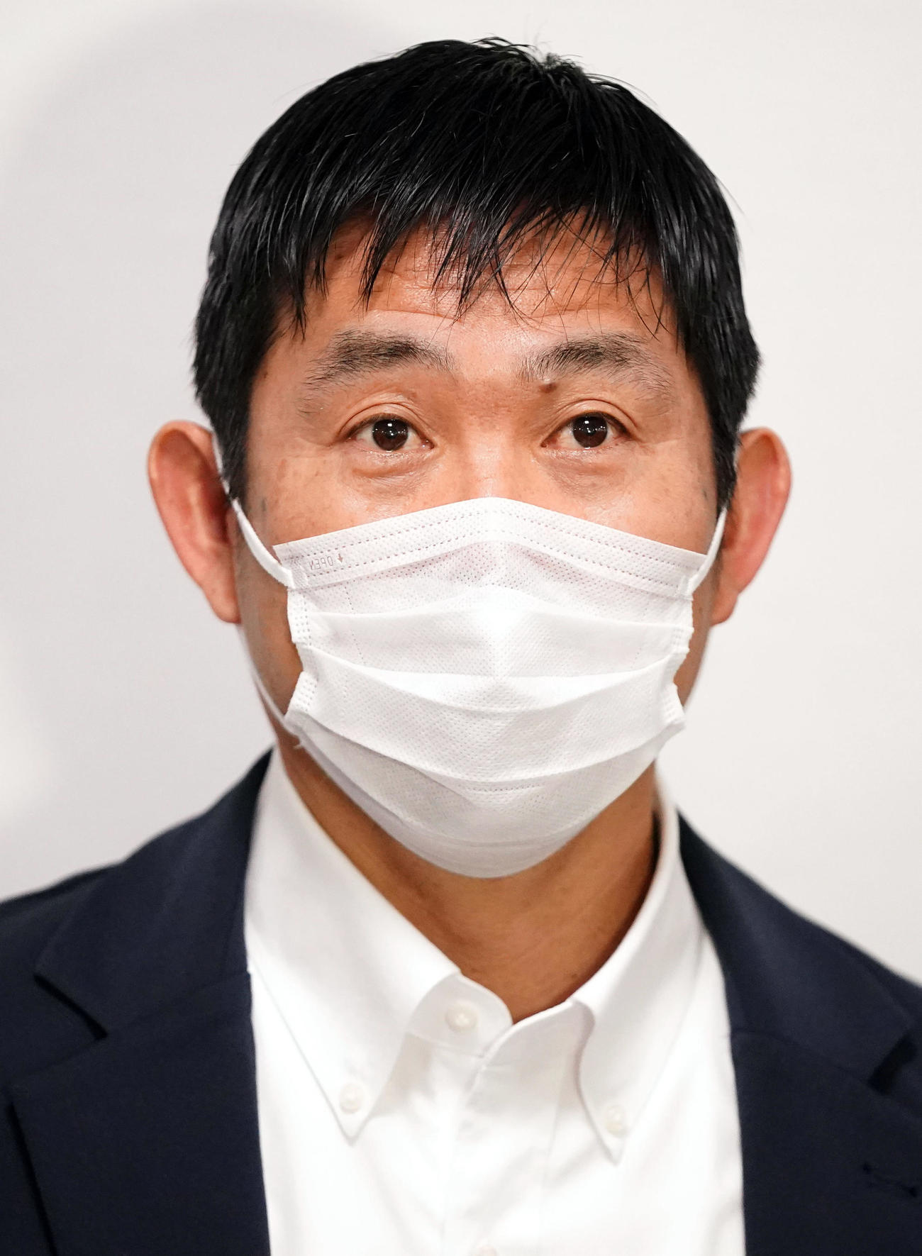 欧州視察から帰国し、報道陣に対応する森保監督（撮影・狩俣裕三）