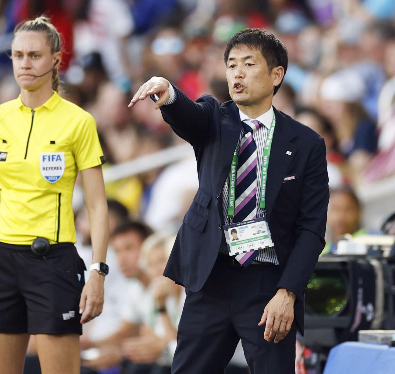 日本―ブラジル　後半、指示を出す池田監督＝オーランド（共同）