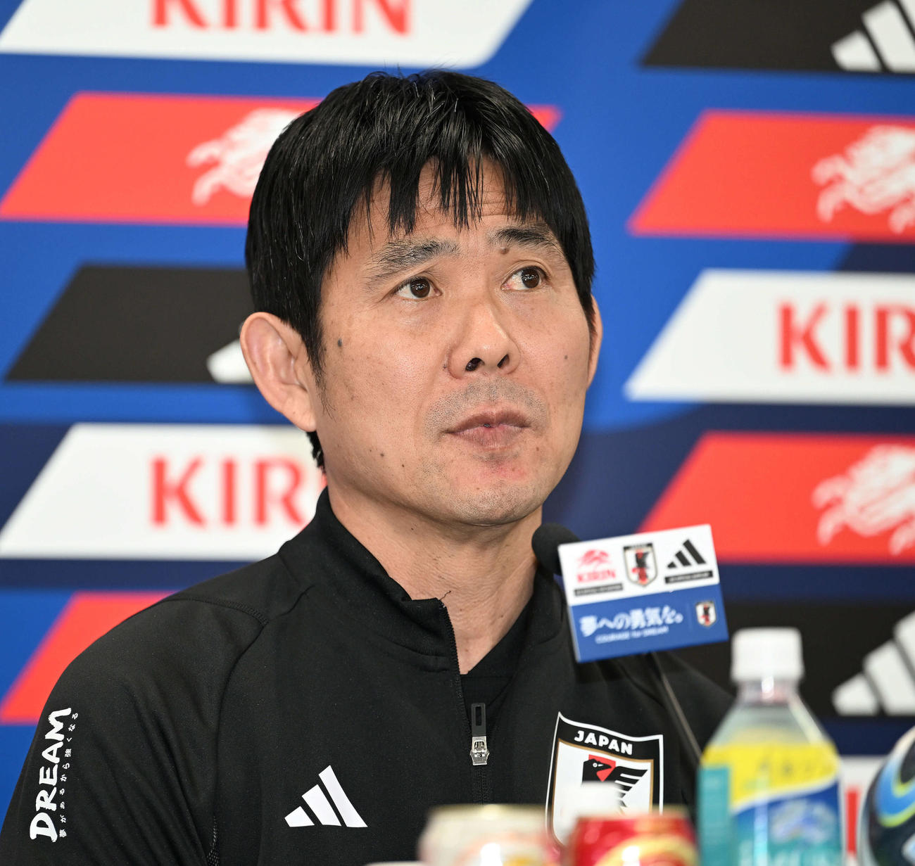 ウルグアイ戦を前に会見する森保監督（撮影・滝沢徹郎）