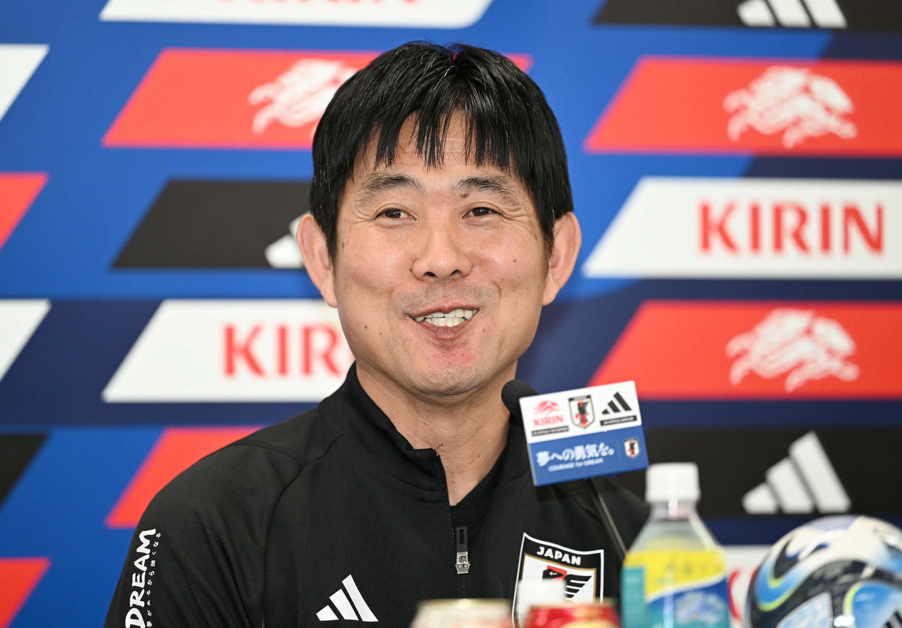 ウルグアイ戦を前に会見する森保監督（撮影・滝沢徹郎）