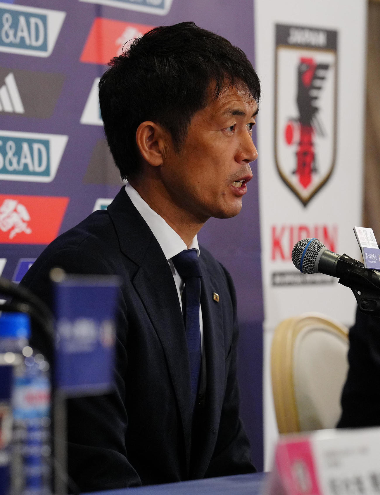 なでしこジャパンのメンバー発表会見で質問に答える池田監督（撮影・垰建太）